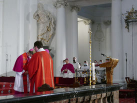 Abschlussvesper der Bischofskonferenz mit Spendung des Bonifatiussegens (Foto: Karl-Franz Thiede)